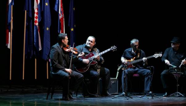 Preminuo jazz gitarist Damir Kukuruzović