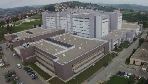 Preminuo mladić koji je jučer pao sa zgrade u Banjoj Luci