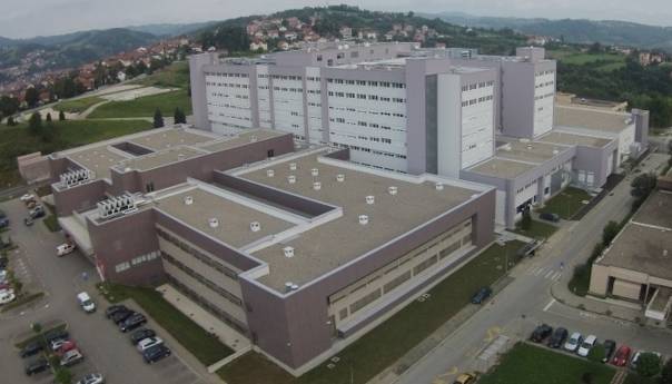 Preminuo mladić koji je jučer pao sa zgrade u Banjoj Luci