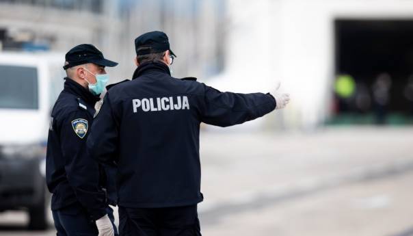 Preminuo muškarac koji je pronađen povrijeđen na ulici