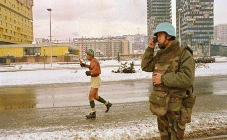 Preminuo Nurija Pecikoza, tokom agresije ponosno trčao ulicama Sarajeva