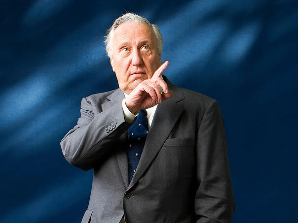Preminuo pisac političkih trilera Frederick Forsyth