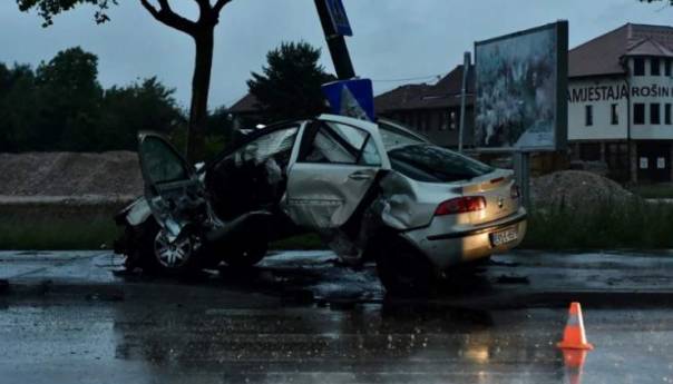 Preminuo vozač koji je teško povrijeđen u saobraćajnoj nesreći na Ilidži