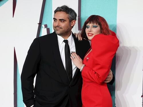 Prenaglašena šminka i frizura: Lady Gaga privukla pažnju na premijeri novog Jokera