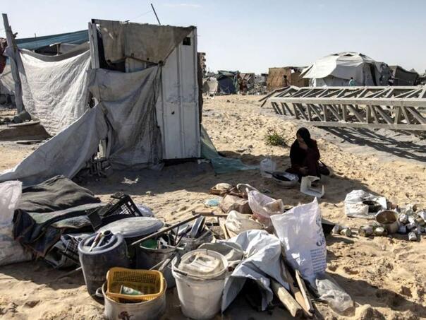 Prenatrpani kampovi tjeraju Palestince nazad u Gazu