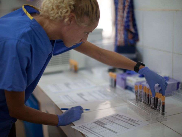 Prepolovljena obećana sredstva za suzbijanje epidemije ebole