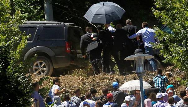 Presuđeno bivšim policajcima u vezi sa napadom na Vučića u Potočarima 2015.