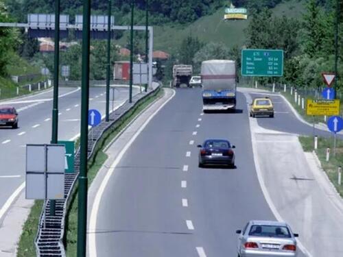 Pretežno mokar kolovoz i povećana opasnost od odrona jutros u BiH