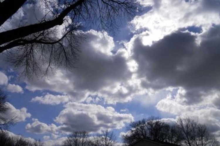 Pretežno oblačno i vjetrovito vrijeme, tokom dana kiša