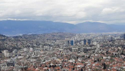 Pretežno oblačno jutro u BiH, slaba kiša na području Krajine i Hercegovine
