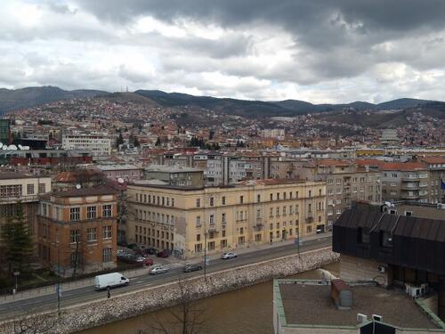 Pretežno oblačno jutro u BiH, u Banja Luci i Tuzli 24 stepena