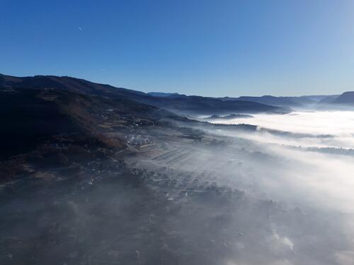 Pretežno oblačno u BiH uz slabiju kišu i snijeg na planinama
