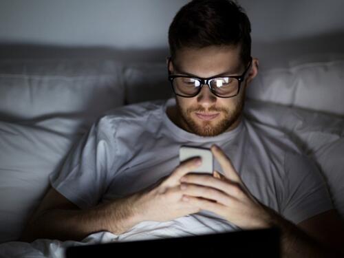 Pretjerano korištenje ekrana može ubrzati proces starenja