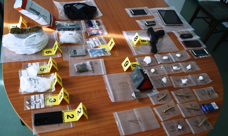 Pretres kuće u mjestu Mravići: Pronađena droga, uhapšene dvije osobe