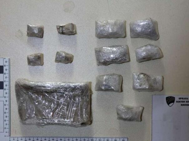 Policija u Mostaru pronašla heroin, vagu i veću količinu novca