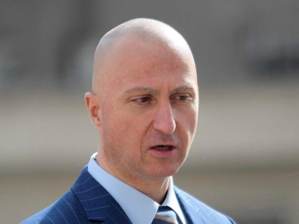 Pretresa se kancelarija dekana Stomatološkog fakulteta, oduzeti telefoni