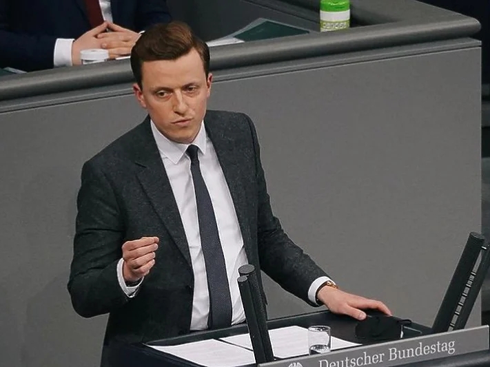 Pretresen ured Adisa Ahmetovića u Bundestagu zbog sumnje na namještanje tendera