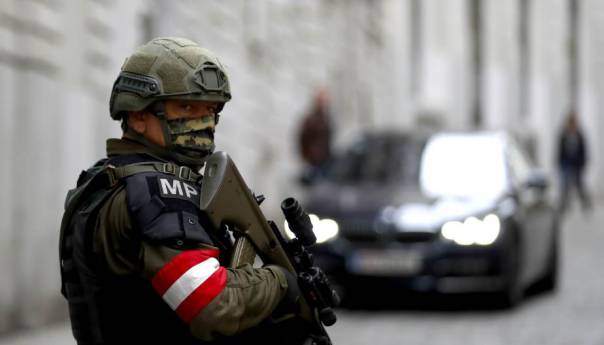 Pretresi na više od 60 lokacija zbog povezanosti sa terorizmom