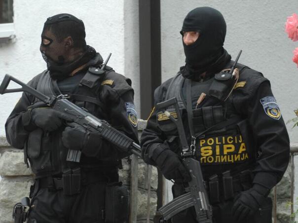 Pretresi u Bratuncu, SIPA uhapsila jednu osobu