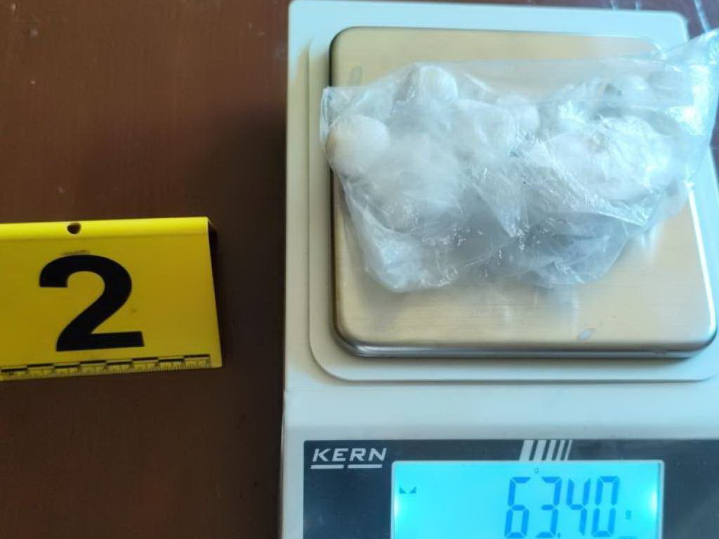 Pretresom kuće u Zenici pronađena droga i nelegalni duhanski proizvodi