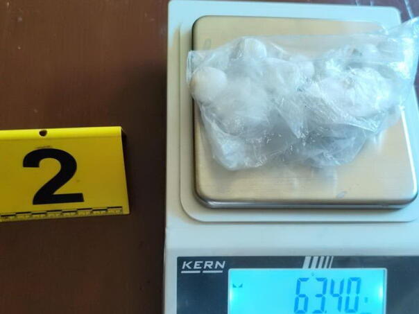 Pretresom kuće u Zenici pronađena droga i nelegalni duhanski proizvodi