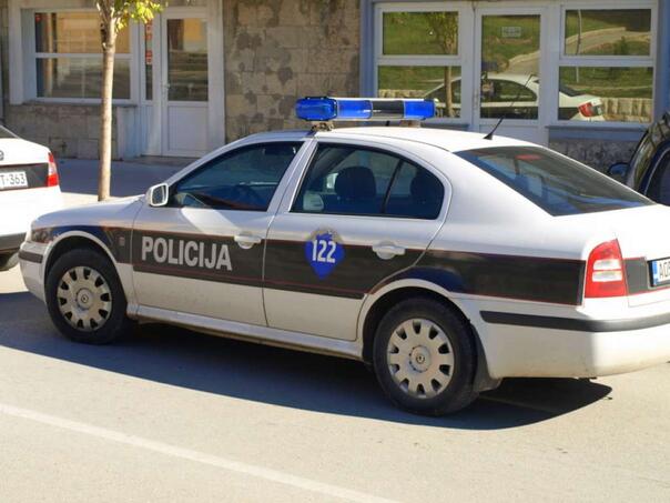 Pretresom stanova policija u Mostaru i Konjicu pronašla drogu, uhapšene četiri osobe