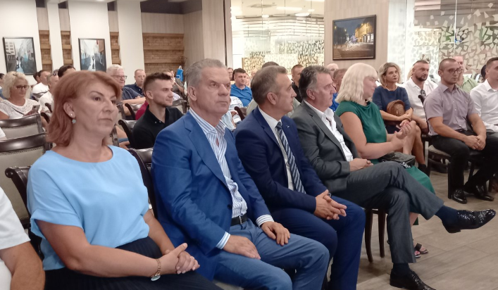Prevažna je uloga reisa da bi se problematizirala iz ugla dnevne politike