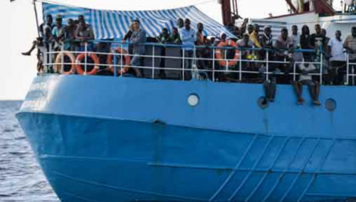 Prevrnuo se brod kod Libije: Nestalo 30 ilegalnih migranata