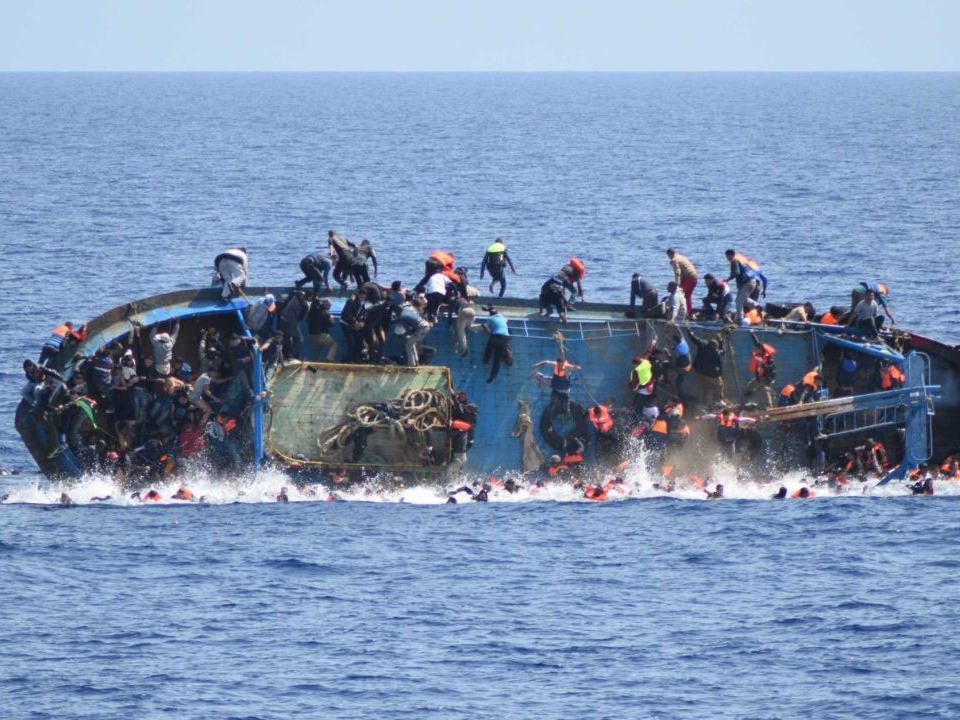 Prevrnuo se brod, najmanje 109 migranata poginulo