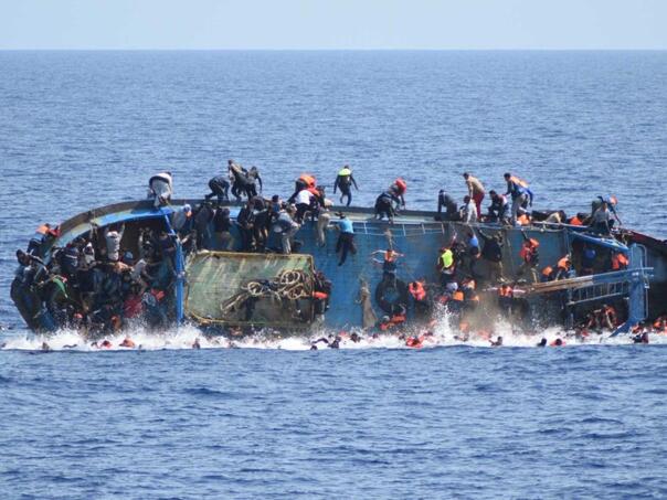 Prevrnuo se brod, najmanje 109 migranata poginulo