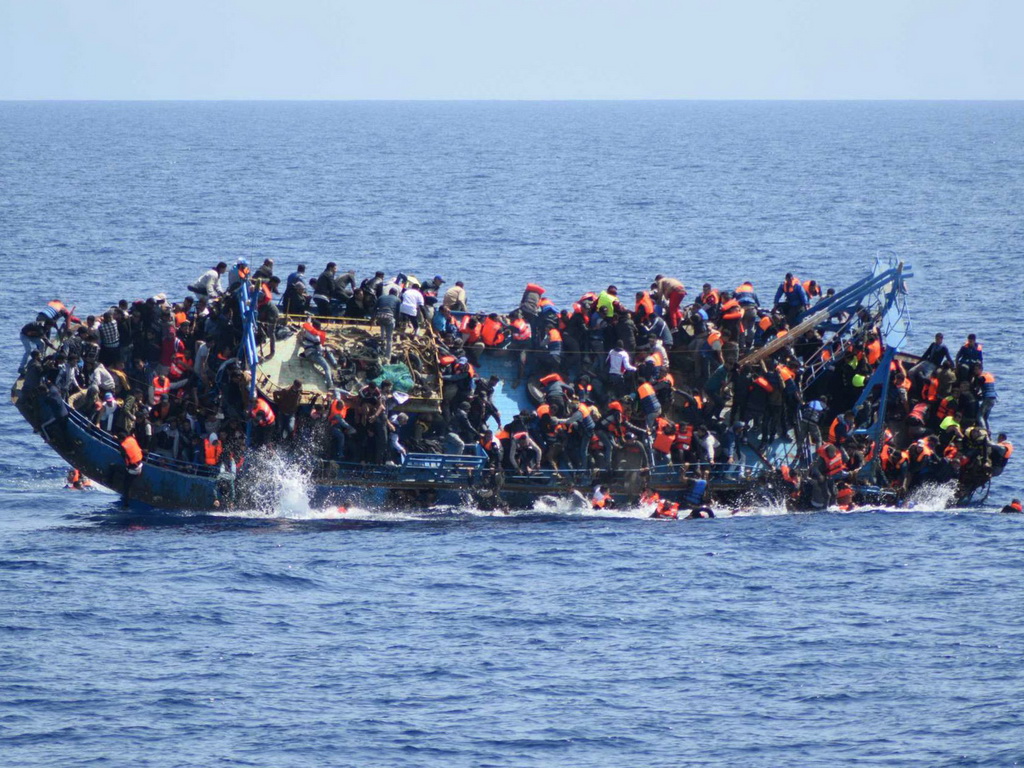 Prevrnuo se čamac sa migrantima kod Libije, više od 50 poginulih