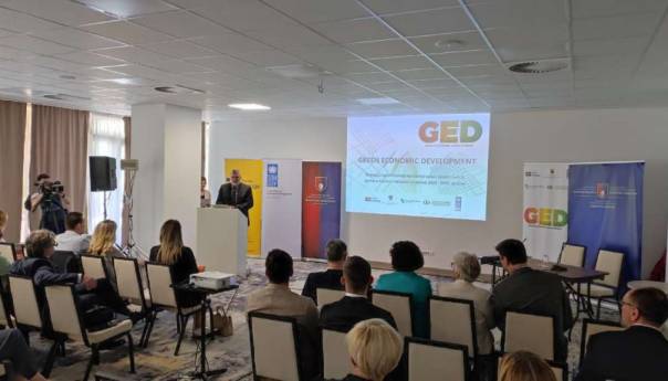 Prezentirana Strategija za ograničenje korištenja uglja i ostalih čvrstih goriva u KS