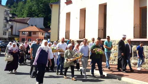 Preživjele žrtve genocida posjećuju mjesta stradanja svojih najmilijih