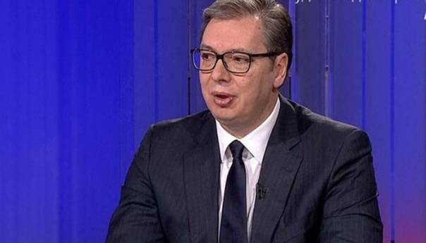 Priča o miru, a priziva rat: Vučić stao u zaštitu Dodika