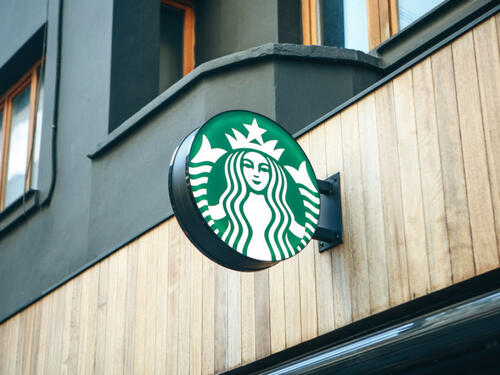 Prihodi Starbucksa zbog bojkota pali u prvom kvartalu ove godine