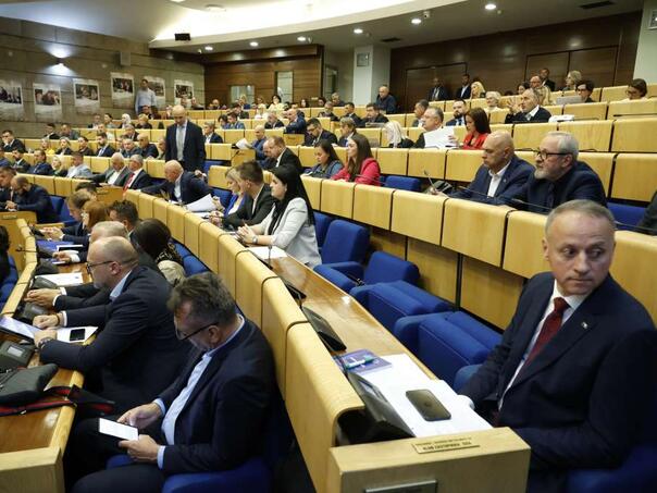 Prihvaćen Prijedlog zakona o ujednačavanju penzija ostvarenih po Zakonu o službi u oružanim snagama