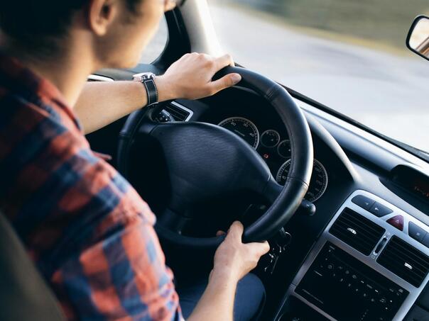 Prijavljeno da je vozač u Banjaluci nudio djetetu vožnju i užinu