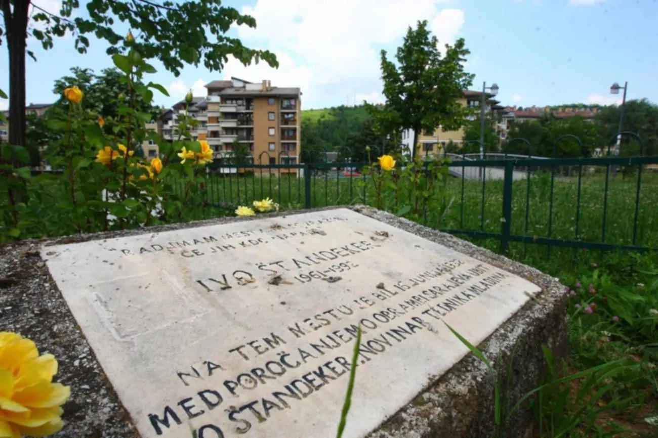 Prije 33 godine na Dobrinji je ubijen slovenski novinar Ivo Štandeker dok je izvještavao o opsadi Sarajeva