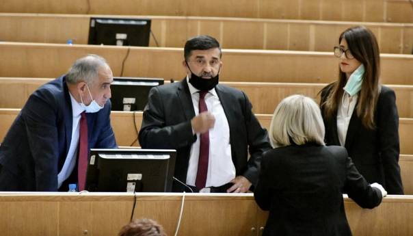 Prijedlog HDZ-a o ličnoj karti: Recept nacističke kuhinje