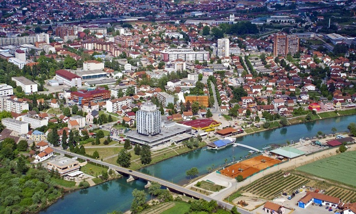 Prijedor: Rasvijetljen slučaj pozivanja djece u vozilo