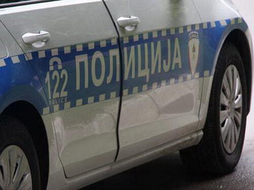 Prijedor: U sudaru automobila i kamiona teško povrijeđena jedna osoba