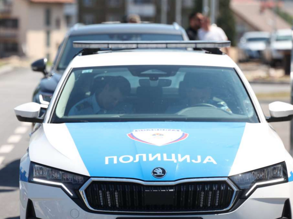 Prijedorčanin pucao u dvorištu, u pretresu kuće pronađeno oružje, municija...