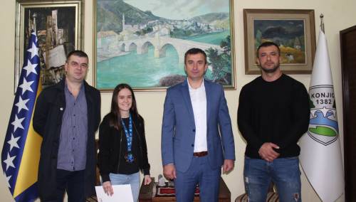 Prijem i nagrade za uspješnu reprezentativku u kik boxu Halilović i njenog trenera
