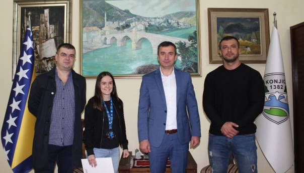 Prijem i nagrade za uspješnu reprezentativku u kik boxu Halilović i njenog trenera