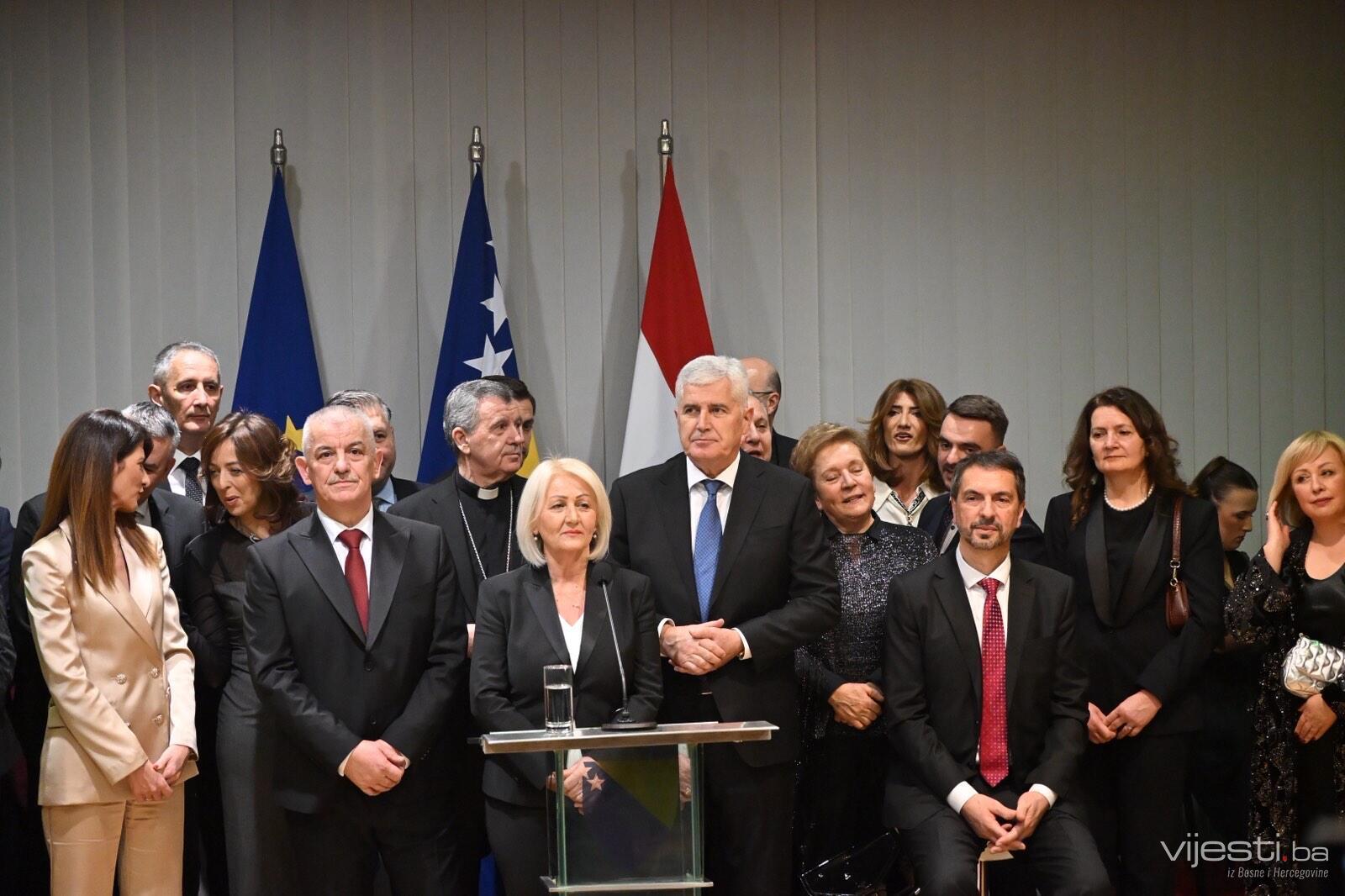 Foto: Ko je sve došao na Božićni prijem Borjane Krišto