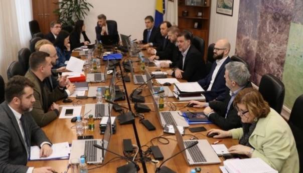 Prilagoditi jelovnike tradicionalnim i vjerskim običajima građana