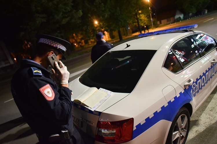 Prilikom pretresa BMW-a policajci PS Doboj pronašli napunjenu "zolju"