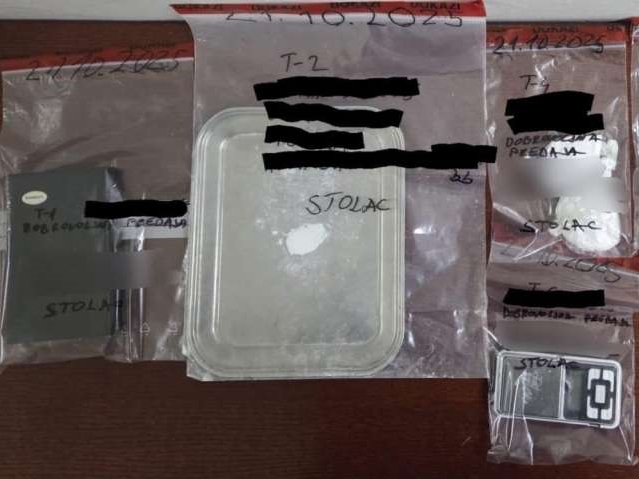 Prilikom pretresa u Stocu pronađene opojne droge, jedna osoba uhapšena