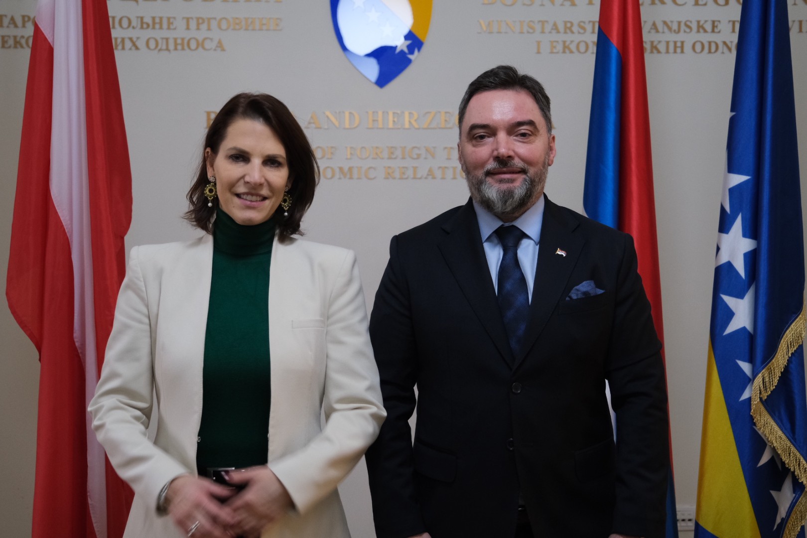 Primarna pitanja za RS Zakon o Ustavnom sudu, odlazak stranih sudija, zatvaranje OHR-a