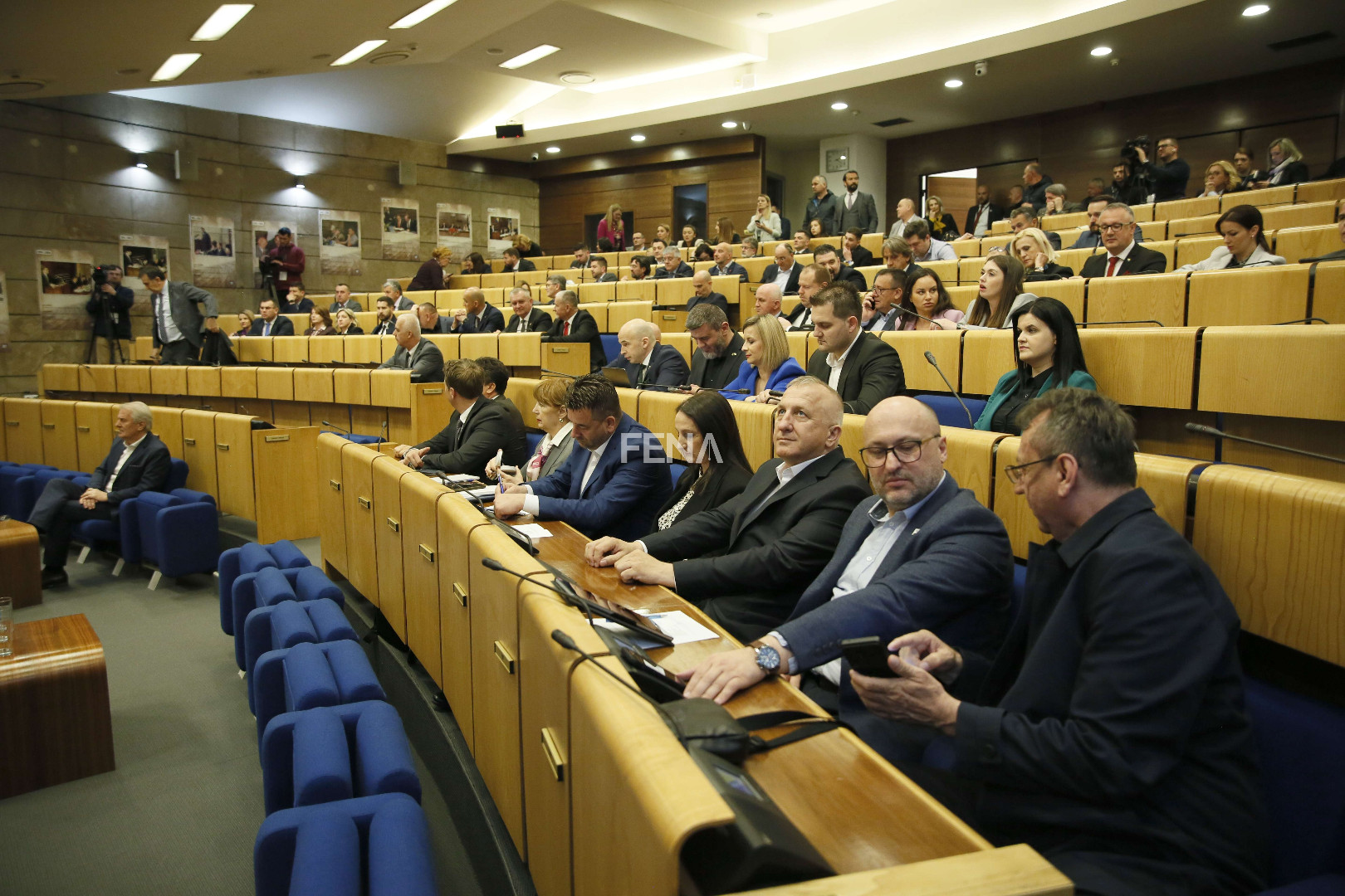Parlament FBiH usvojio deklaraciju SDA i zaključke Osmorke